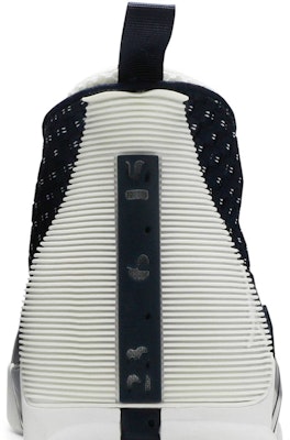 Air Jordan 15 Retro 'Obsidian' 2017 881429-400 Sizing Air Jordan 15 Retro 'Obsidian' 2017 881429-400