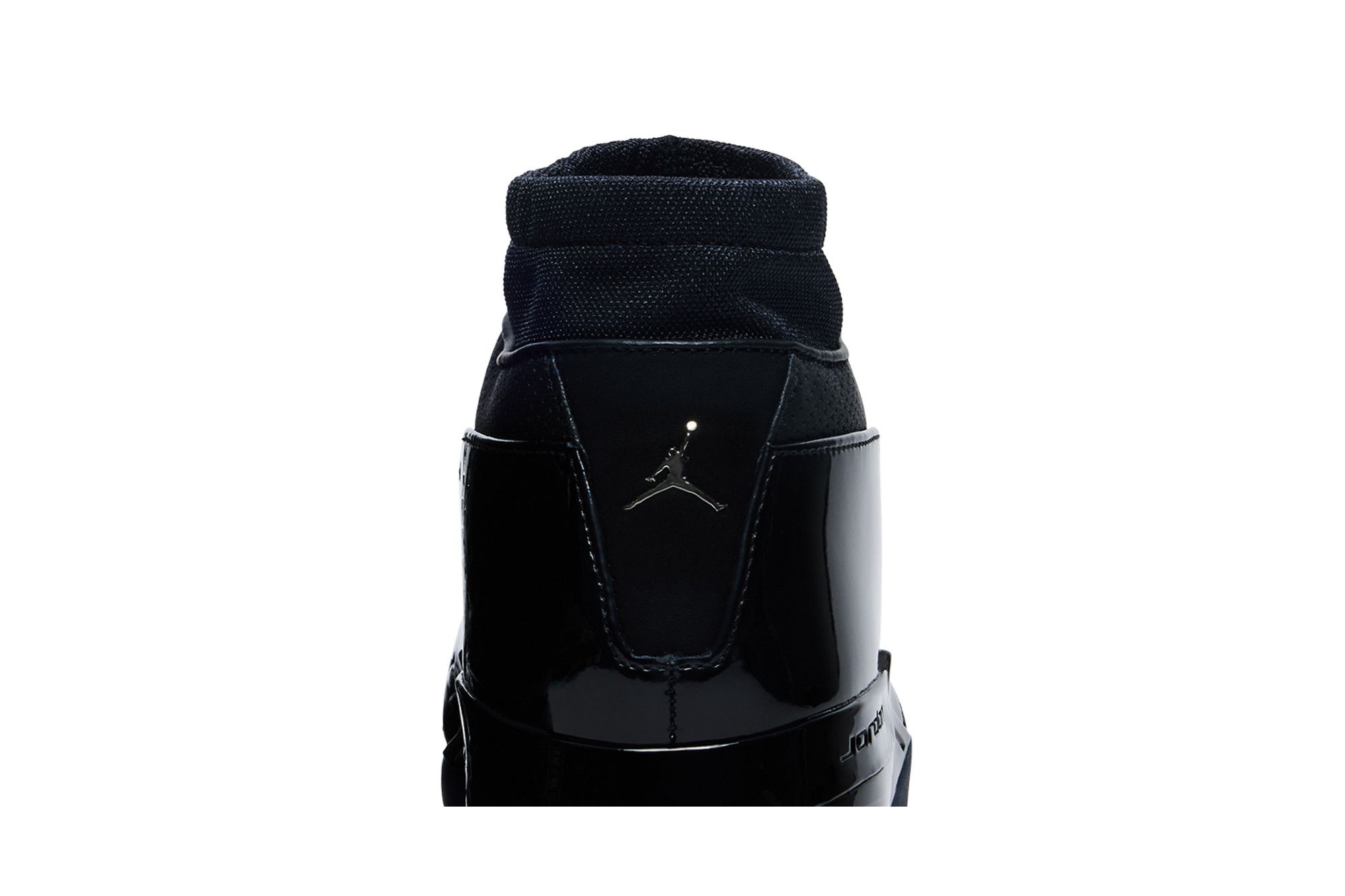 Sizing Air Jordan 17 Low  "黑色漆皮" IV7640-001