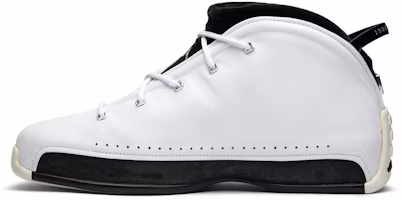 Air Jordan 18.5 OG 'Putih Hitam Krom' 306890-101 Lookbook Air Jordan 18.5 OG 'Putih Hitam Krom' 306890-101