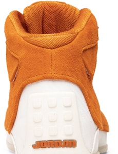 Air Jordan 18 复刻版 '橙色麂皮' AA2494-801 Sizing Air Jordan 18 复刻版 '橙色麂皮' AA2494-801