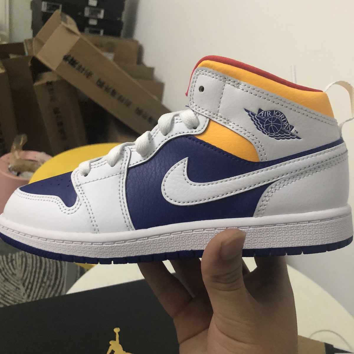 Jordan 1 'White Orange Blue'