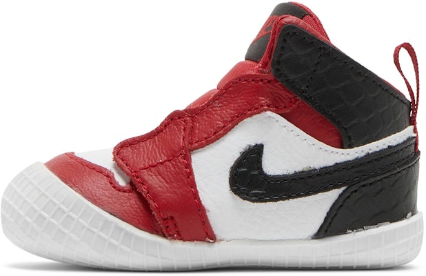 (Toddler) Air Jordan 1 Crib Bootie 'Satin Snake Chicago' AT3745-601 Lookbook (Toddler) Air Jordan 1 Crib Bootie 'Satin Snake Chicago' AT3745-601