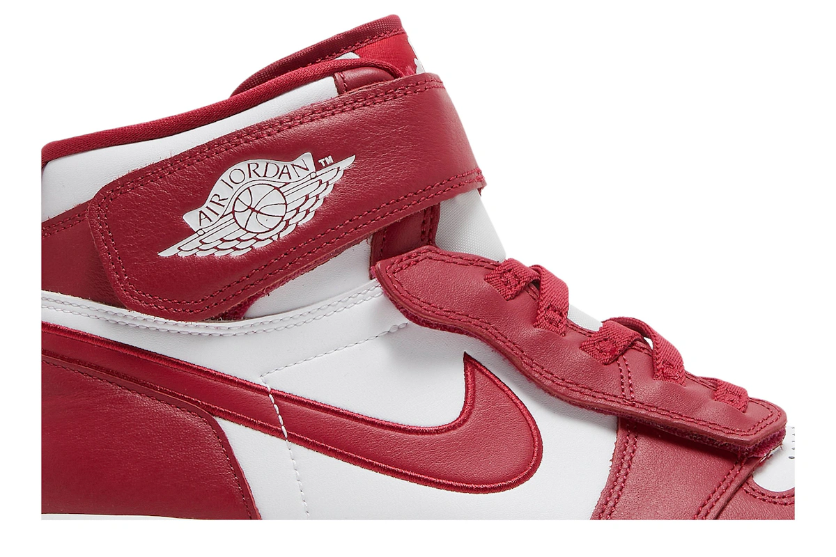 Air Jordan 1 High FlyEase 'Cardinal Red'