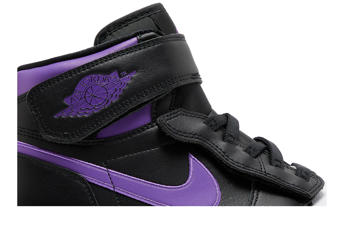Air Jordan 1 High FlyEase 'Wild Berry'