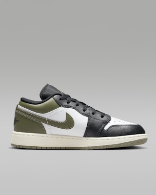 (JR) Air Jordan 1 Low 'Hitam Medium Olive' 553560-092 Lookbook (JR) Air Jordan 1 Low 'Hitam Medium Olive' 553560-092