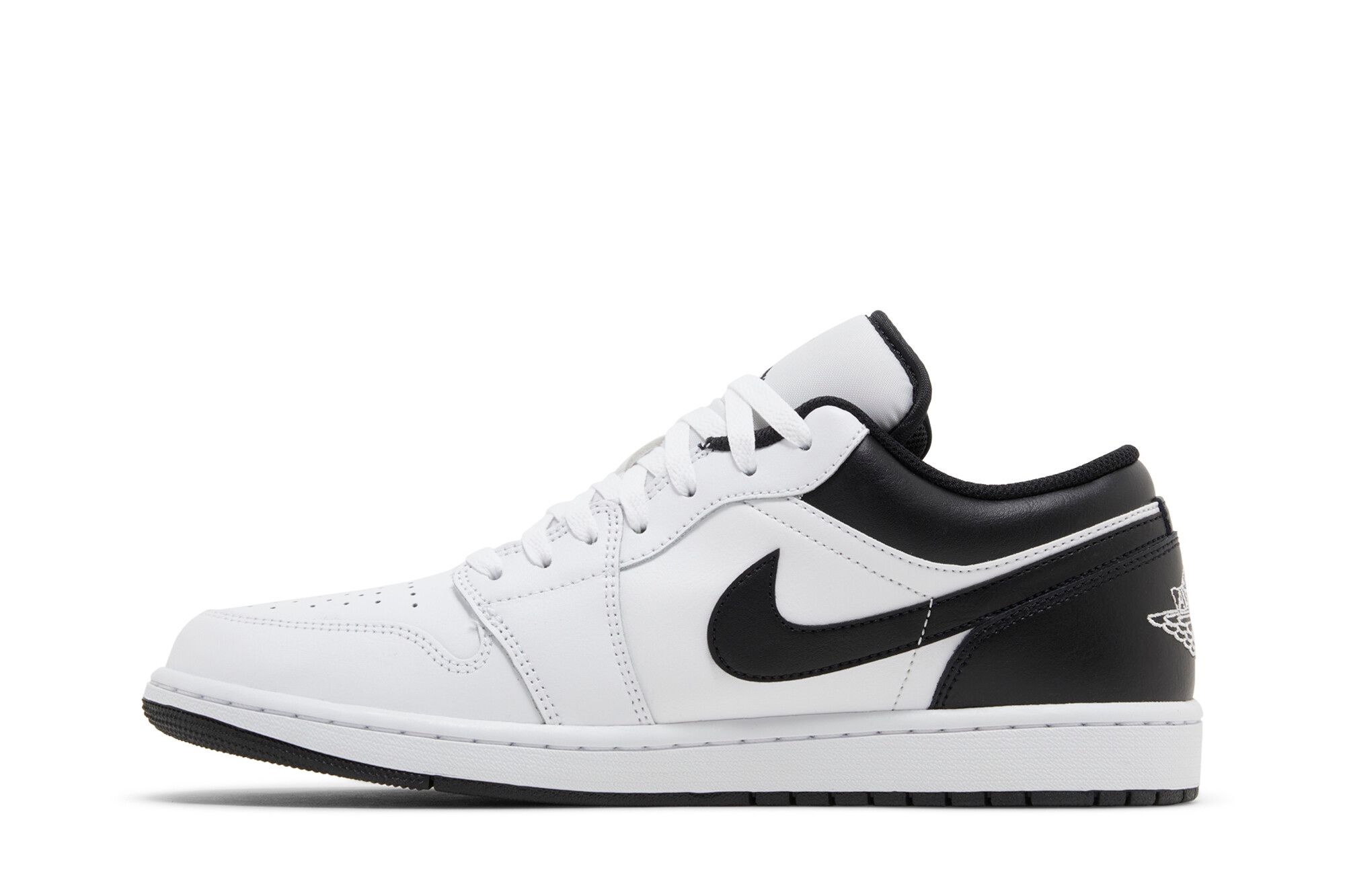 Shop Air Jordan 1 低帮 '白黑配色' 553558-132
