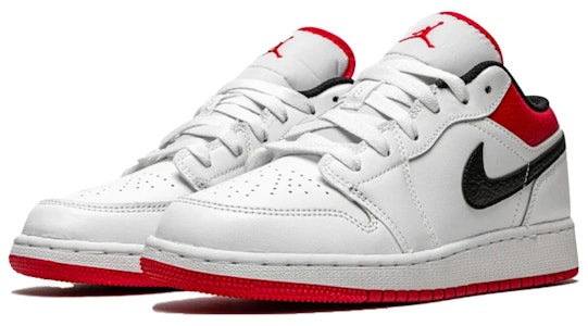 Air Jordan 1 Low 'Putih Universitas Merah' 553558-118 Lookbook Air Jordan 1 Low 'Putih Universitas Merah' 553558-118