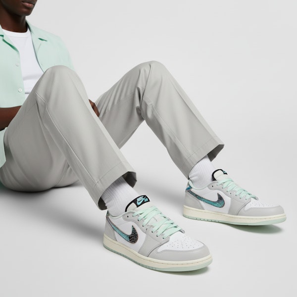 에어 조던 1 로우 OG '뱀의 해' HF3144-100 Order 에어 조던 1 로우 OG '뱀의 해' HF3144-100