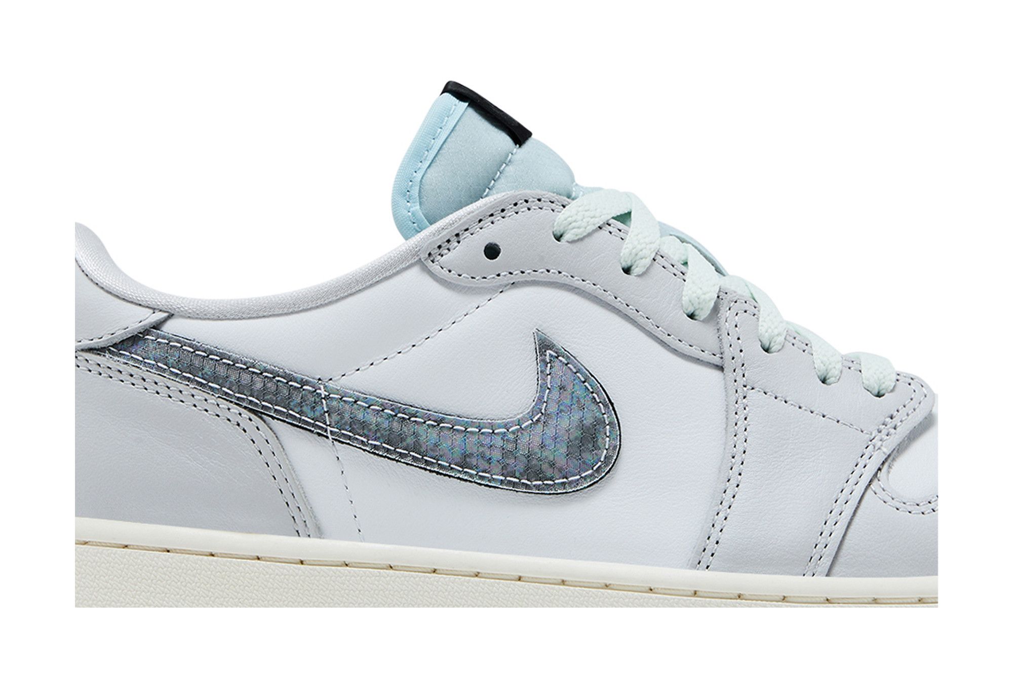 Shop 에어 조던 1 로우 OG '뱀의 해' HF3144-100