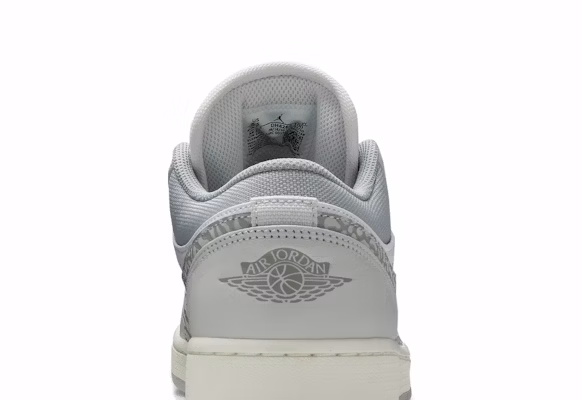Air Jordan 1 Low Premium 'Cetakan Gajah' DH4269-100 Sizing Air Jordan 1 Low Premium 'Cetakan Gajah' DH4269-100