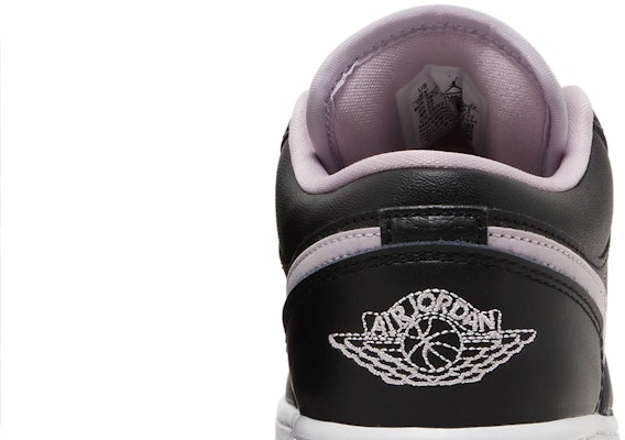 (Grade School) Air Jordan 1 Low SE 'Black Iced Lilac' DV1333-051 Sizing (Grade School) Air Jordan 1 Low SE 'Black Iced Lilac' DV1333-051