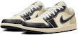 Air Jordan 1 Rendah SE 'Santan Hitam' HQ3437-101