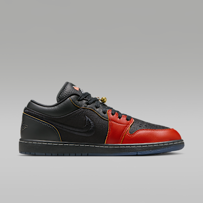 Lookbook Air Jordan 1 Low SE 黑色/龙红/黑色 IQ3460-010