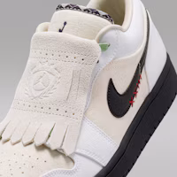 Sizing Air Jordan 1 Low SE 淡木棕/黑/蒸汽灰/白 IW2020-110