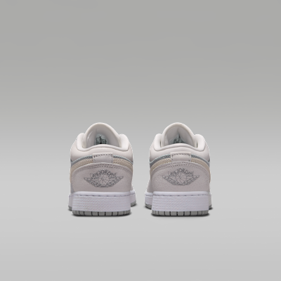 Details for Air Jordan 1 Low SE 白色/珍珠灰/浅烟灰 IO2060-100