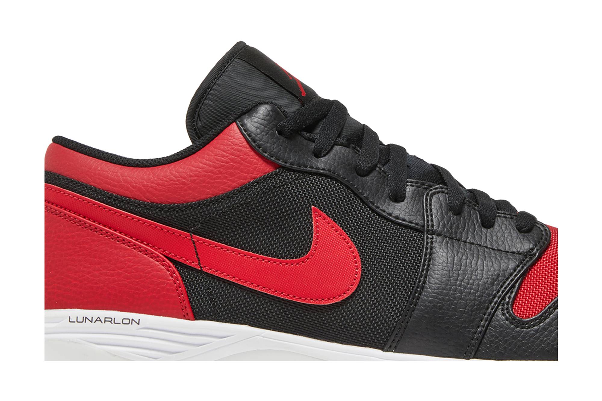 Order Air Jordan 1 Low TD Sepatu Bola 'Bred' AV5292-061