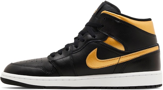 Air Jordan 1 Mid 'Negro Oro Metálico' DQ8426-071 Lookbook Air Jordan 1 Mid 'Negro Oro Metálico' DQ8426-071