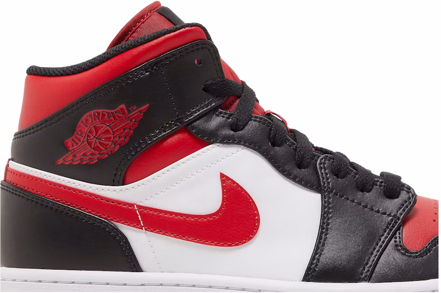 Air Jordan 1 Mid『Bred Toe』(2022) 554724-079 Lookbook Air Jordan 1 Mid『Bred Toe』(2022) 554724-079