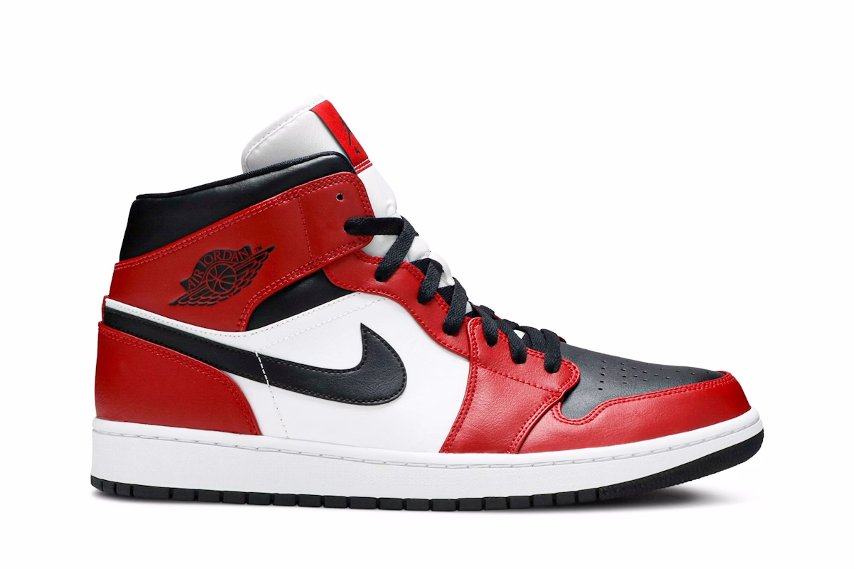 Air Jordan 1 Mid 'Chicago Black Toe'