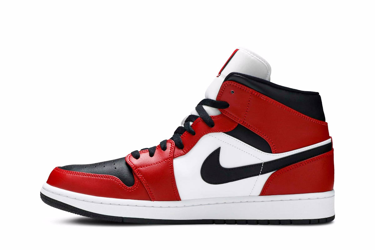 Air Jordan 1 Mid 'Chicago Black Toe'