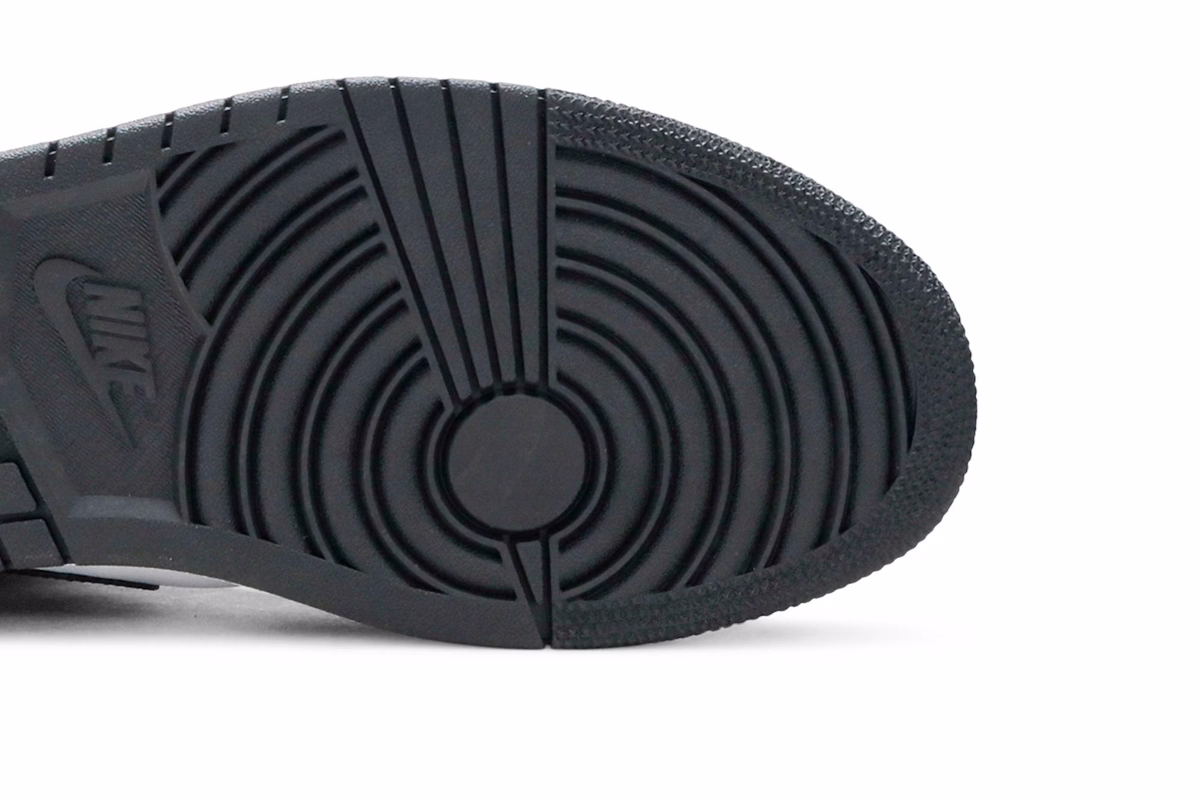 Air Jordan 1 Mid 'Chicago Black Toe'