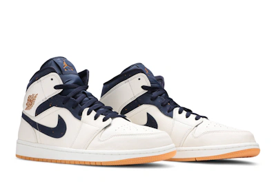 Air Jordan 1 Mid 'Jeter' AH6342-104