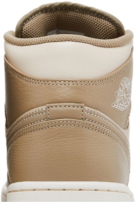 Air Jordan 1 Mid 'Coklat Lagenda' HF4830-203 Sizing Air Jordan 1 Mid 'Coklat Lagenda' HF4830-203