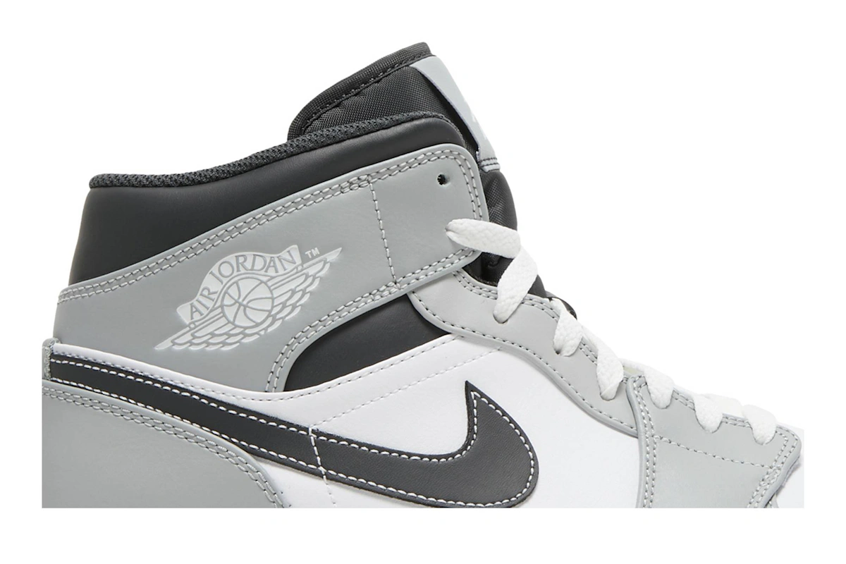 Air Jordan 1 Mid 'Light Smoke Grey' - 554724-078