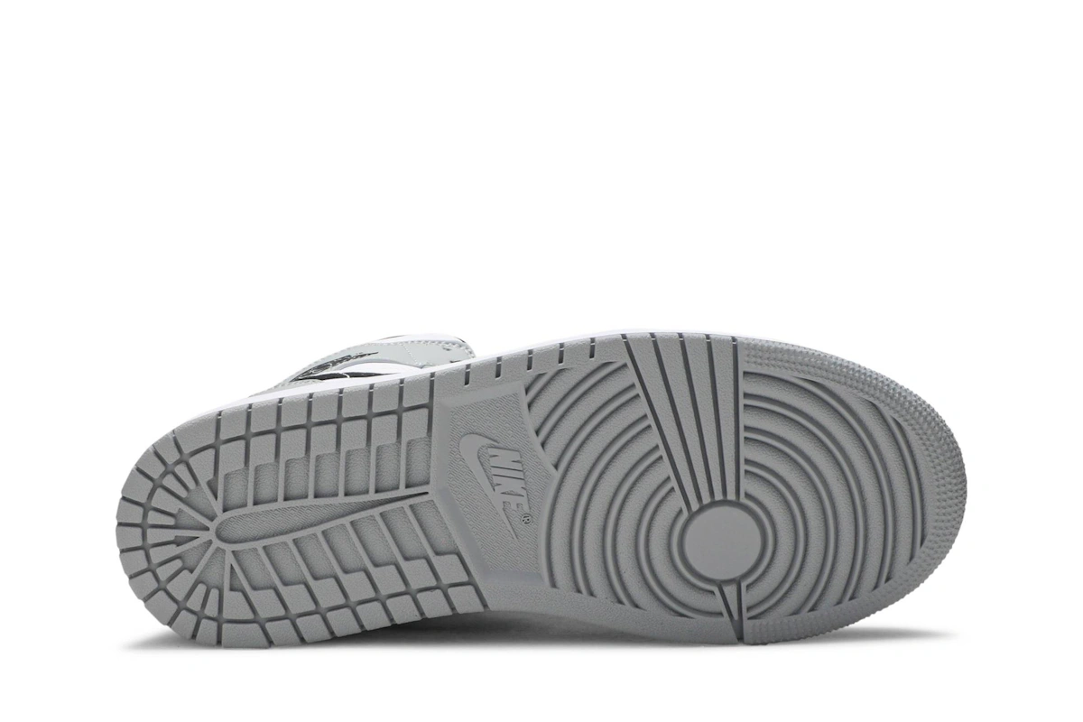 Air Jordan 1 Mid 'Light Smoke Grey'