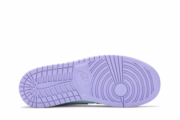 Air Jordan 1 Mid 'Ungu Pulse' 554724-500 Shop Air Jordan 1 Mid 'Ungu Pulse' 554724-500