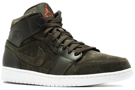 Air Jordan 1 Mid 'Sequoia' Verde Oscuro 554724-302 Lookbook Air Jordan 1 Mid 'Sequoia' Verde Oscuro 554724-302