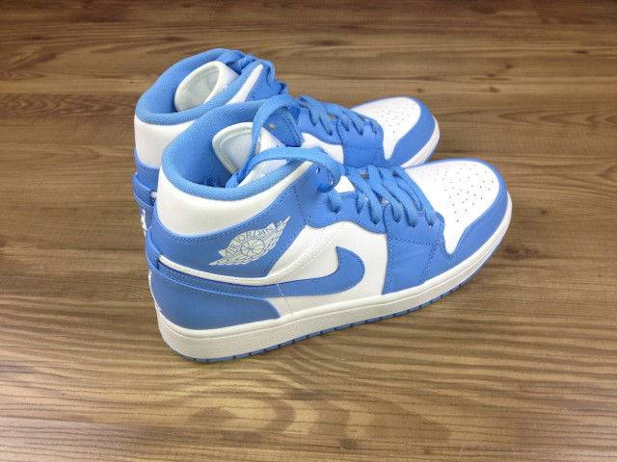 Air Jordan 1 Mid 'UNC' 554724-106