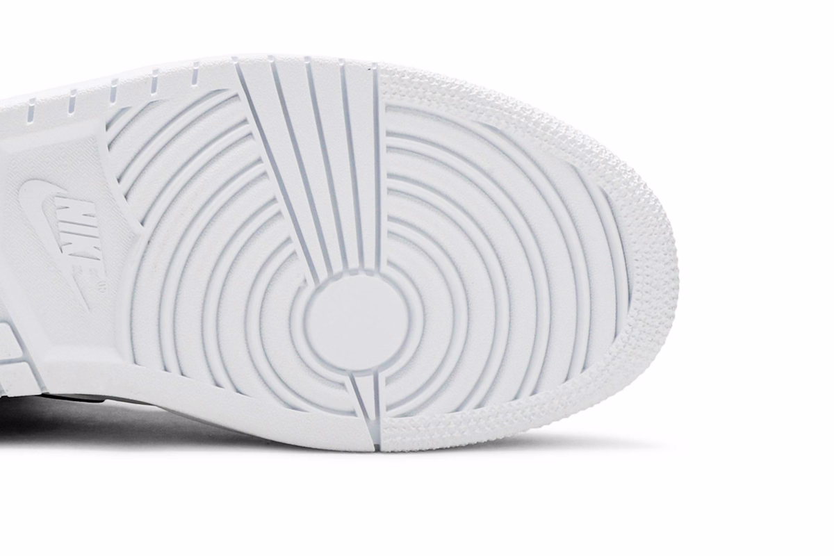 Air Jordan 1 Mid 'White Chicago' 554724-116