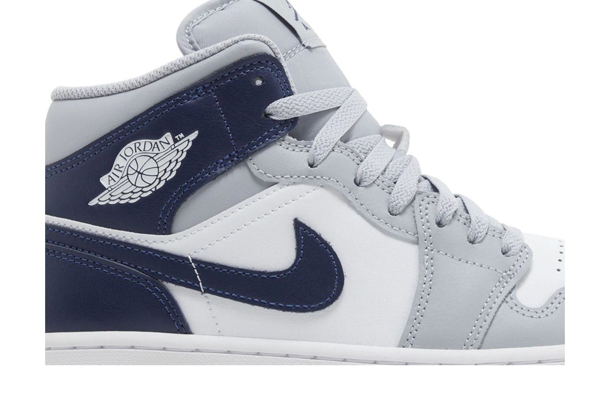 Air Jordan 1 Mid 'Wolf Grey Midnight Navy'