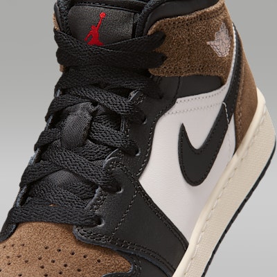 Air Jordan 1 Mid Zwart/Palomino/University Red/Phantom DQ8423-007 Sizing Air Jordan 1 Mid Zwart/Palomino/University Red/Phantom DQ8423-007