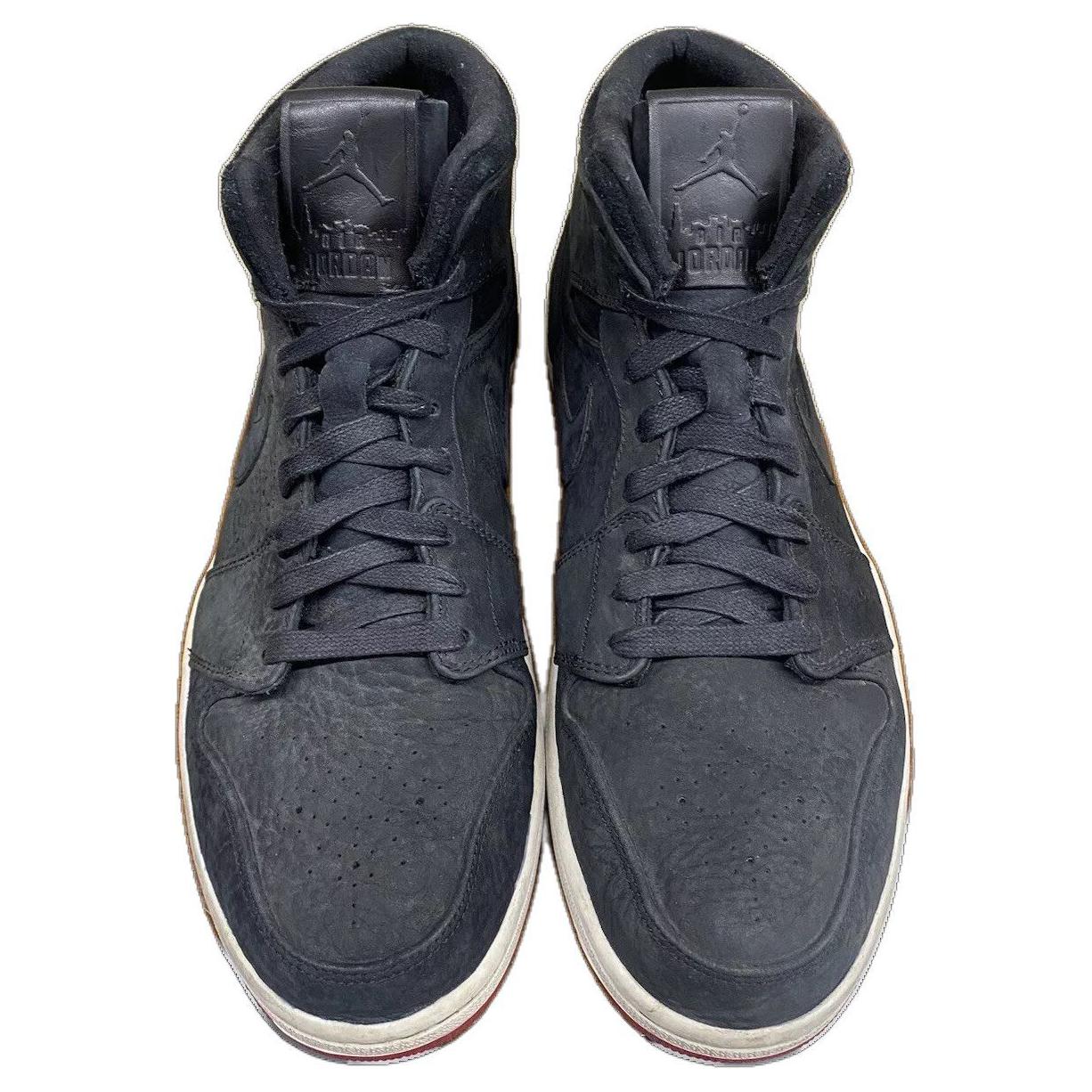 Shop Air Jordan 1 Mid Nouveau 'Hitam Merah' 629151-001