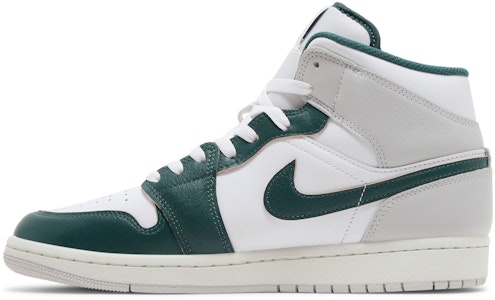 エア ジョーダン 1 MID SE オキシダイズドグリーン FQ7720-103 Lookbook エア ジョーダン 1 MID SE オキシダイズドグリーン FQ7720-103