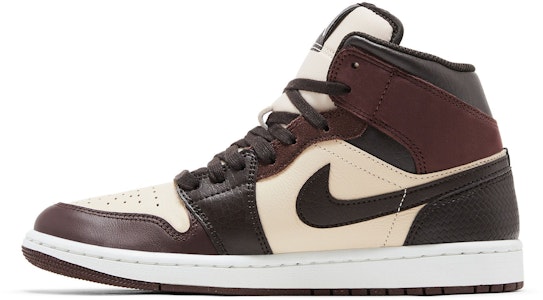 Air Jordan 1 中帮特别版 '巴黎YMCA' FZ4359-200 Lookbook Air Jordan 1 中帮特别版 '巴黎YMCA' FZ4359-200