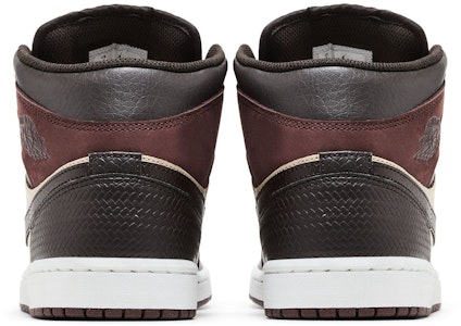 Air Jordan 1 中帮特别版 '巴黎YMCA' FZ4359-200 Details for Air Jordan 1 中帮特别版 '巴黎YMCA' FZ4359-200