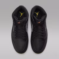 Shop Air Jordan 1 Mid SE 黑色/亮黃/銀色 IO2052-001