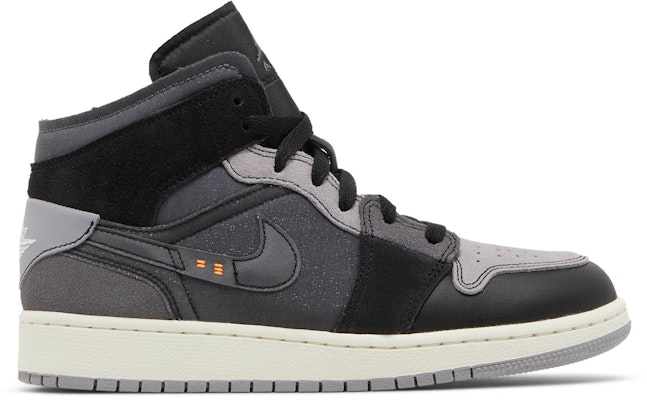 (Kanak-Kanak) Air Jordan 1 Mid SE Craft 'Inside Out - Hitam' DV0438-001 Buy (Kanak-Kanak) Air Jordan 1 Mid SE Craft 'Inside Out - Hitam' DV0438-001