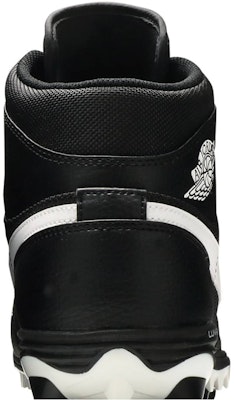 Air Jordan 1 Mid TD Cleat 'Hitam' AR5604-001 Sizing Air Jordan 1 Mid TD Cleat 'Hitam' AR5604-001