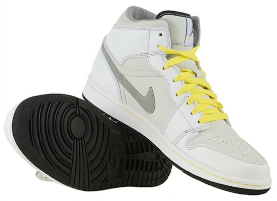 Air Jordan 1 Phat 'Kuning Ceria' 364770-101 Shop Air Jordan 1 Phat 'Kuning Ceria' 364770-101