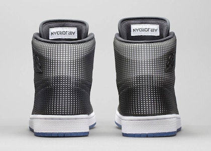 エアジョーダン1 レトロ 4LAB1 リフレクトシルバー 677690-012 Details for エアジョーダン1 レトロ 4LAB1 リフレクトシルバー 677690-012