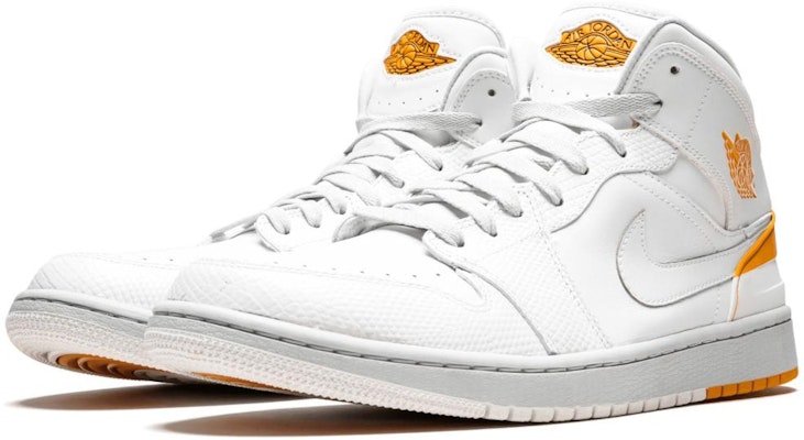 Air Jordan 1 Retro 86 'Putih Kumquat' 644490-115 Lookbook Air Jordan 1 Retro 86 'Putih Kumquat' 644490-115