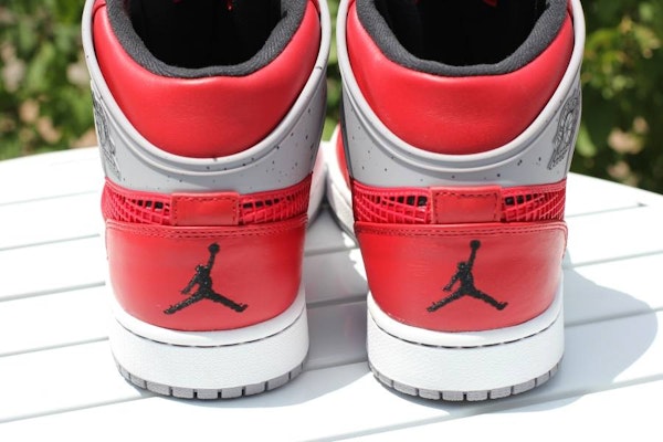 Jordan 1 with jumpman on back sales