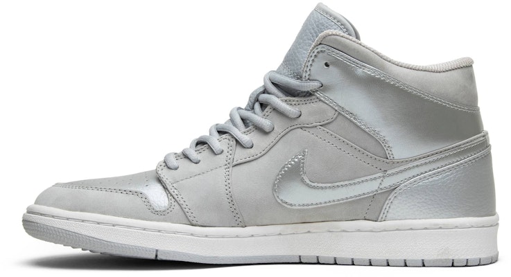 Air Jordan 1 Retro + 2001 'Neutral Grey' 136065-001 Lookbook Air Jordan 1 Retro + 2001 'Neutral Grey' 136065-001