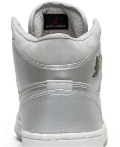 에어 조던 1 레트로 + 2001 '뉴트럴 그레이' 136065-001 Sizing 에어 조던 1 레트로 + 2001 '뉴트럴 그레이' 136065-001