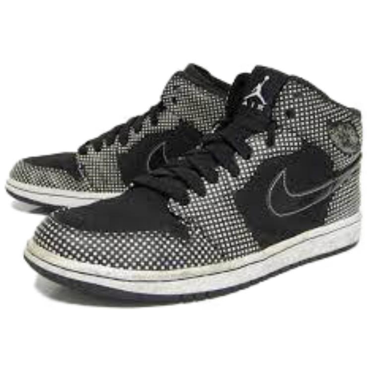 Lookbook Air Jordan 1 復刻版‘黑白’ 136065-011