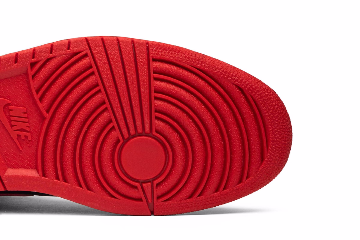 Air Jordan 1 Retro 'Bred' 2001
